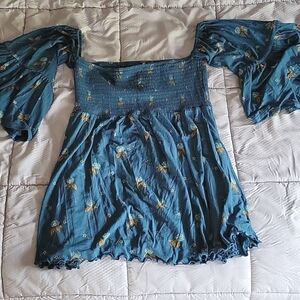 Free People Blue Floral Boho Top Smocked Bodice Cottage Hippie Blouse Small